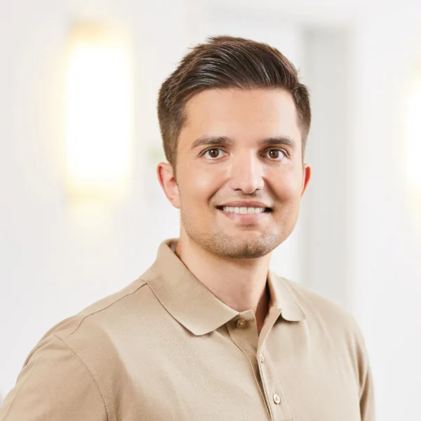 Dr. med. dent. Dzenan Barking, Zahnarzt und Inhaber des Zahnwohl Calw